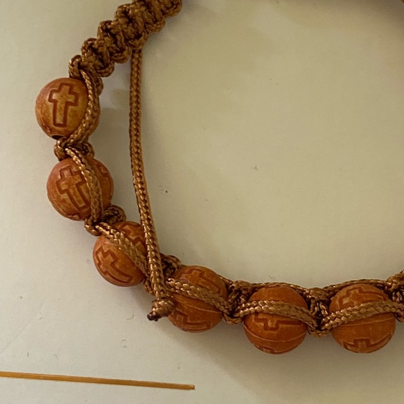 Olive wood bead bracelet - Picture 2 of 2